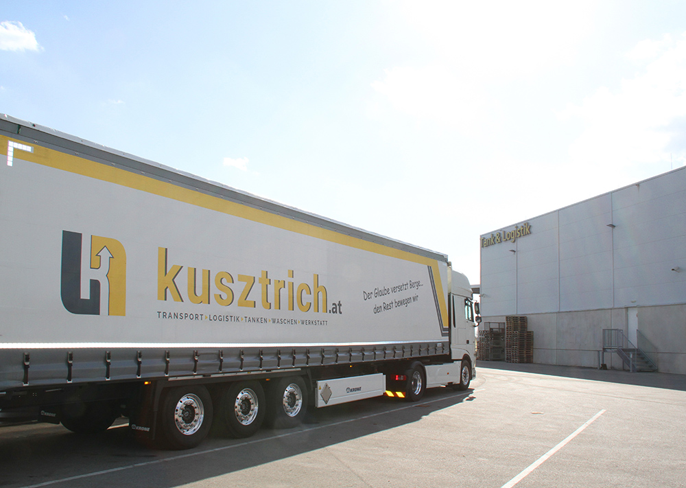 LKW und Firmengebäude Kusztrich GmbH